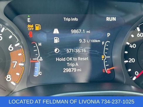 Used 2025 Jeep Compass Trailhawk AWD/4WD image 12