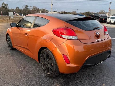 Used 2016 Hyundai Veloster image 7