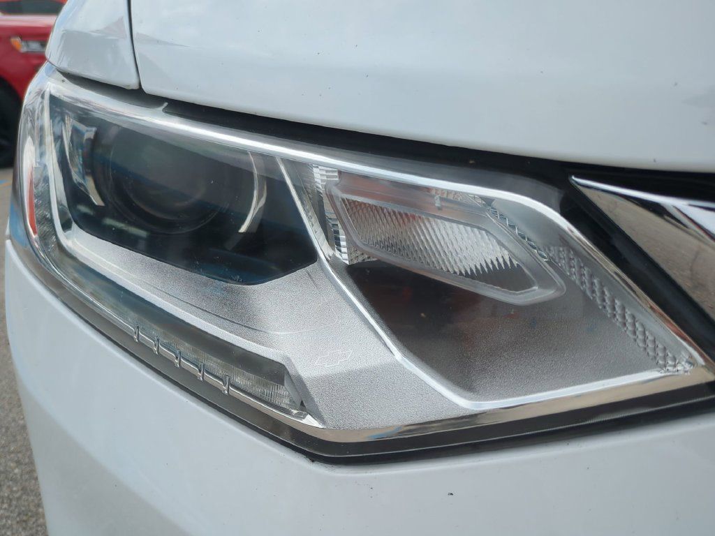 Used 2020 Chevrolet Traverse LS FWD image 10