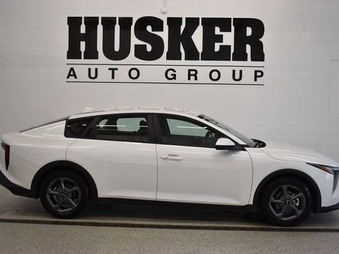 Used 2025 Kia K4 FWD image 2