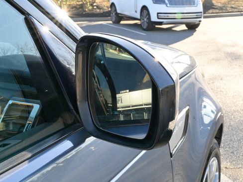 Used 2019 Land Rover Discovery HSE image 13