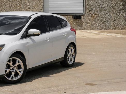 Used 2013 Ford Focus Titanium FWD image 6