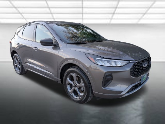 Used 2023 Ford Escape ST-Line w/ Tech Pack #1 AWD/4WD image 1