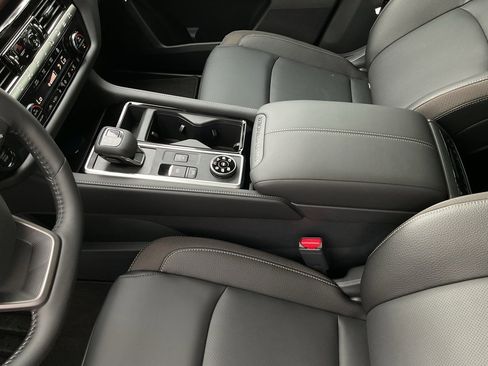 New 2026 Nissan Pathfinder SL image 38