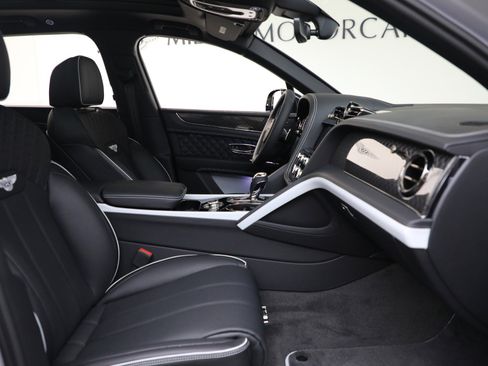 New 2025 Bentley Bentayga image 23
