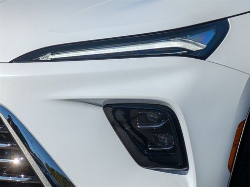 New 2026 Buick Enclave Preferred w/ Power Package image 7