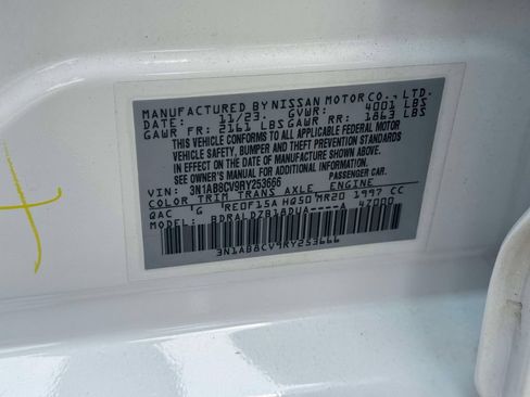 Used 2024 Nissan Sentra SV FWD image 17