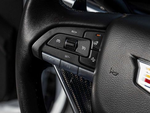 Used 2025 Cadillac XT6 Sport image 21