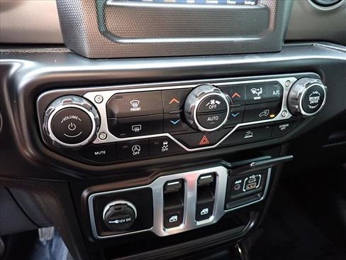 Used 2021 Jeep Wrangler Sport AWD/4WD image 18