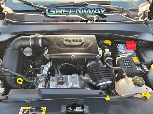 Used 2024 Jeep Compass Latitude image 9