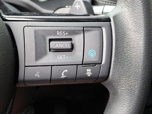 Used 2023 Nissan Rogue SV AWD/4WD image 22