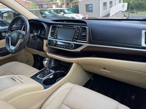 Used 2014 Toyota Highlander Limited AWD/4WD image 15