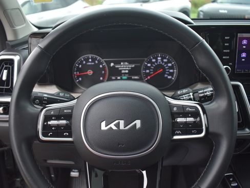 Used 2023 Kia Sorento S w/ Panoramic Sunroof Package AWD/4WD image 36