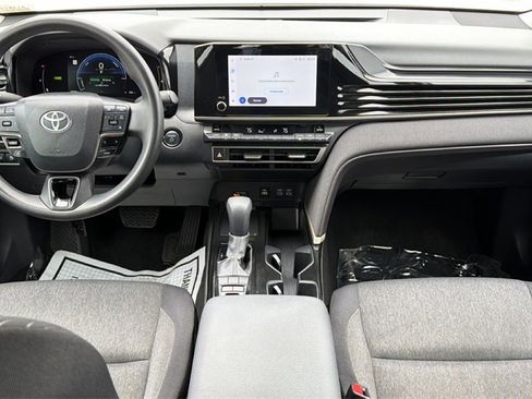 Certified 2025 Toyota Camry LE image 24