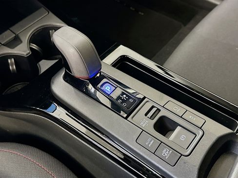 Used 2025 Toyota Prius Plug-In Hybrid image 25