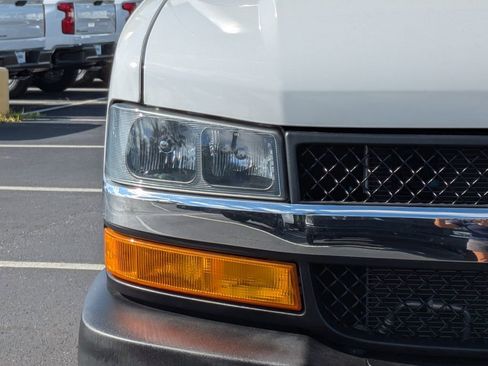 Used 2023 Chevrolet Express 3500 w/ Power Convenience Package image 10