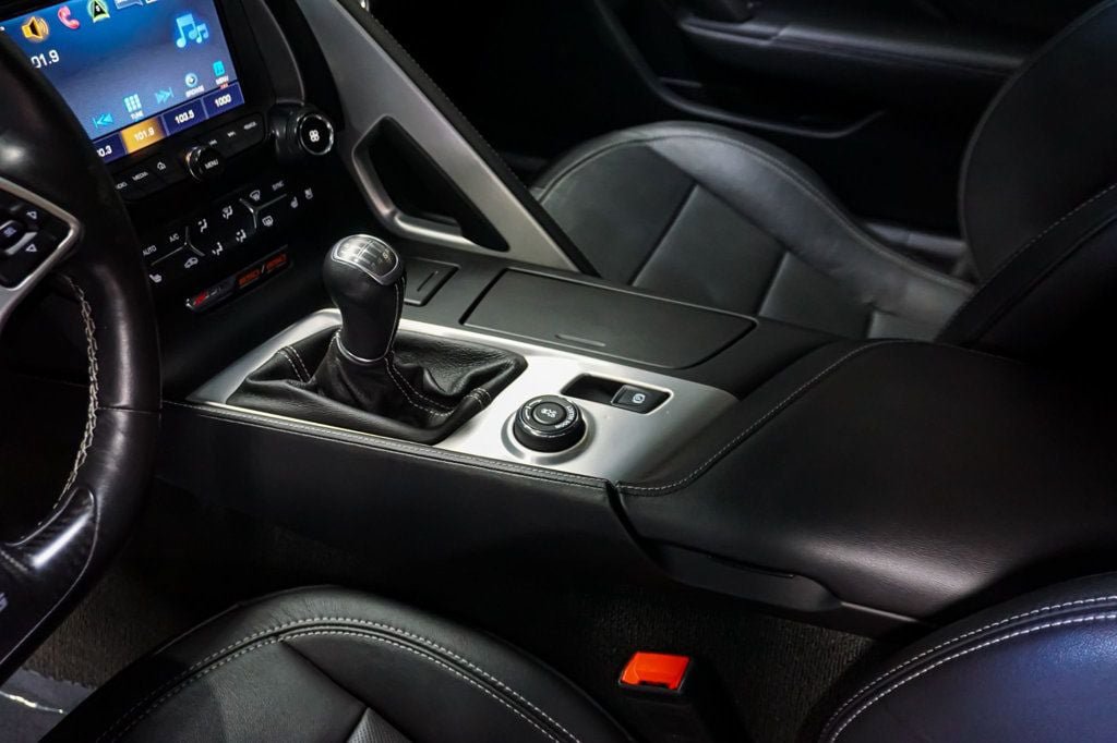 Used 2016 Chevrolet Corvette Z06 w/ Z07 Performance Package RWD image 17