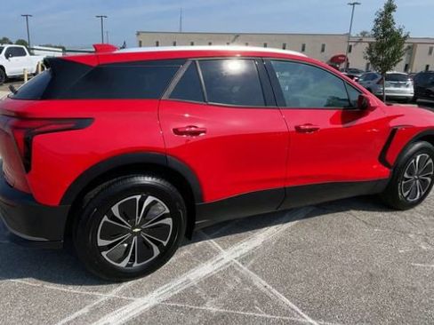Used 2024 Chevrolet Blazer EV LT AWD/4WD image 2