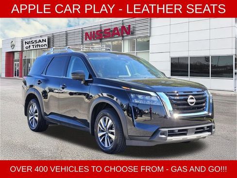 Certified 2025 Nissan Pathfinder SL image 1