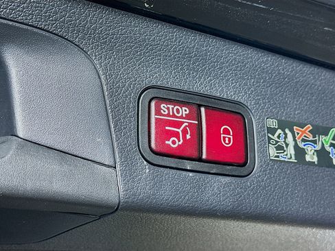 Certified 2025 Mercedes-Benz GLS 450 4MATIC image 35