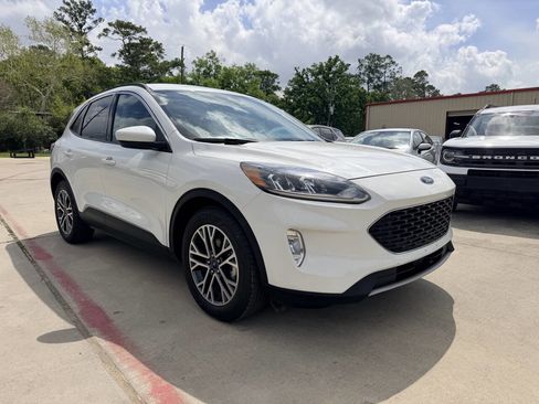 Used 2020 Ford Escape SEL image 8