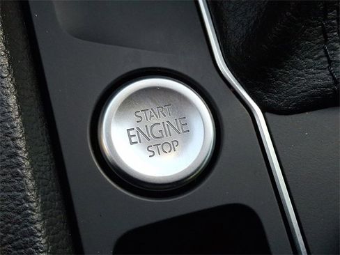 Used 2019 Volkswagen Atlas SEL Premium image 23