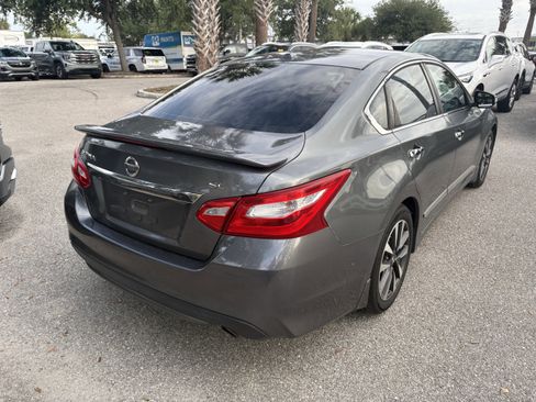 Used 2016 Nissan Altima 2.5 SL w/ 2.5 Technology w/LED Package FWD image 7