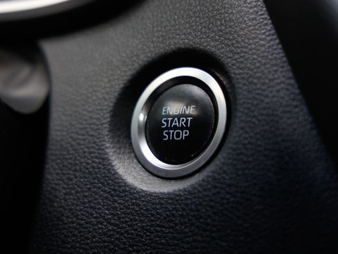 Used 2019 Toyota Corolla XSE image 33