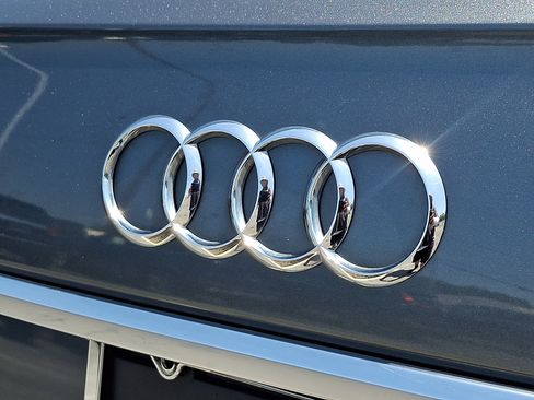 Used 2023 Audi Q5 2.0T Premium w/ Convenience Package AWD/4WD image 32