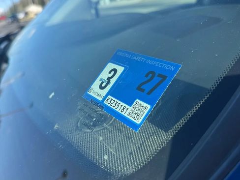 Used 2017 Nissan Titan SV image 13