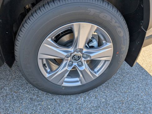 New 2025 Toyota RAV4 LE image 30