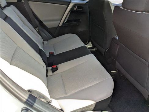 Used 2018 Toyota RAV4 XLE image 19