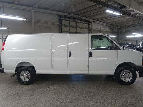 New 2025 Chevrolet Express 3500 Extended w/ Driver Convenience Package image 8