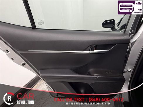 Used 2023 Toyota Camry SE image 28