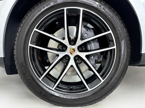 Certified 2026 Porsche Macan AWD/4WD image 32
