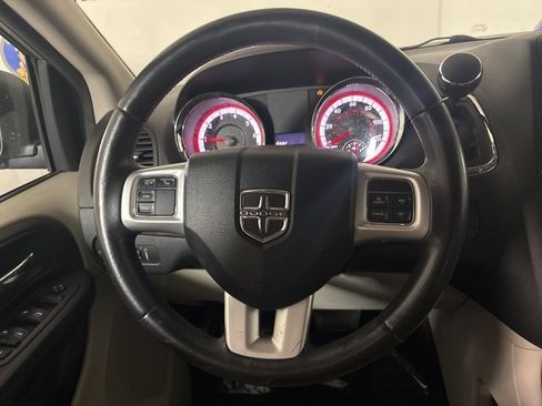 Used 2015 Dodge Grand Caravan SXT w/ UConnect Hands-Free Group image 24