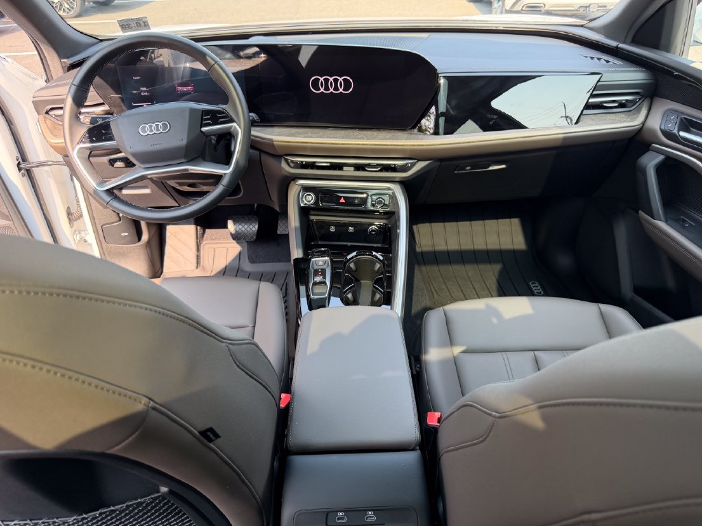 Certified 2025 Audi Q5 Premium w/ Convenience Package AWD/4WD image 20
