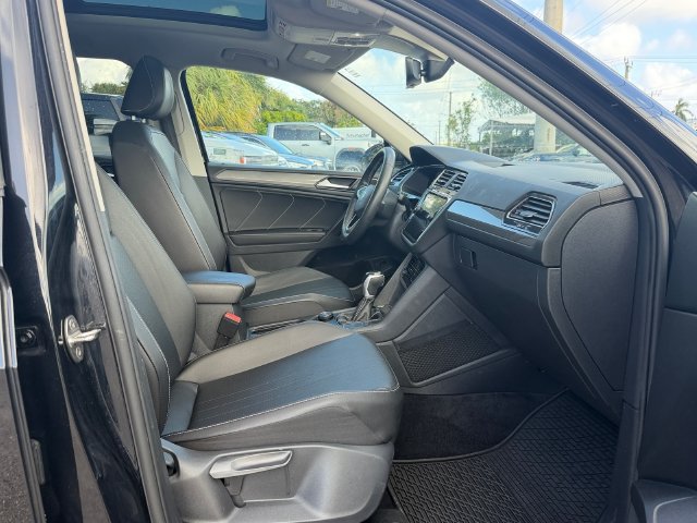Used 2022 Volkswagen Tiguan SE AWD/4WD image 19