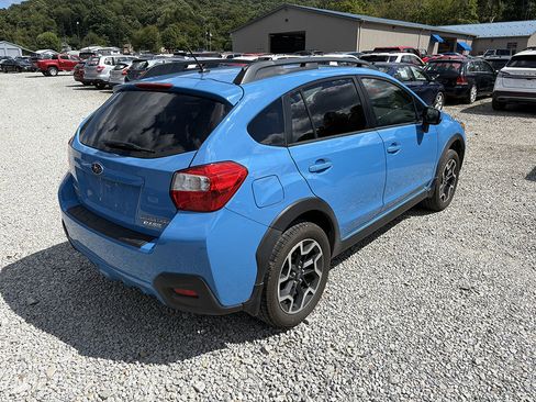 Used 2017 Subaru Crosstrek 2.0i Premium w/ Moonroof Package AWD/4WD image 3