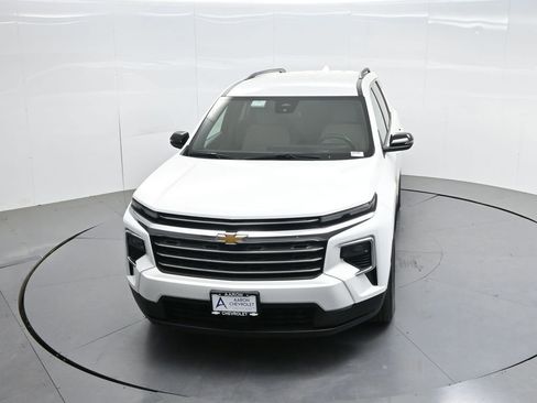 Used 2025 Chevrolet Traverse LT AWD/4WD image 46