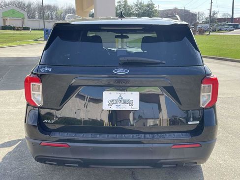 Certified 2020 Ford Explorer XLT image 4