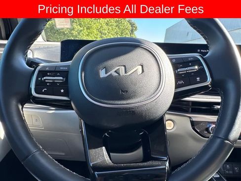 Certified 2024 Kia Sorento S w/ Panoramic Sunroof Package FWD image 17
