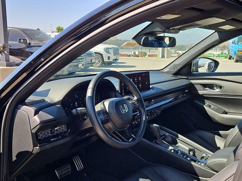 Used 2025 Honda Accord Sport image 10