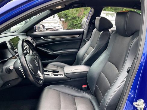 Used 2018 Honda Accord Sport image 8