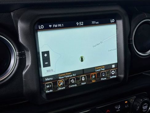 Used 2021 Jeep Wrangler Unlimited Sahara w/ Uconnect 4C Nav & Sound Group AWD/4WD image 14