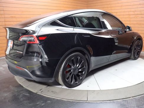 Used 2022 Tesla Model Y Performance image 8