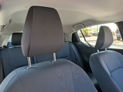 Used 2025 Toyota Prius LE FWD image 3