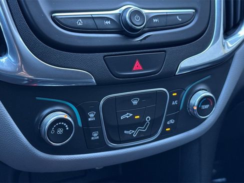 Used 2020 Chevrolet Equinox LS image 25