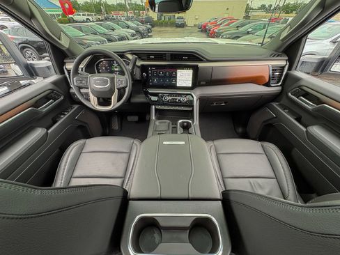 Used 2026 GMC Sierra 2500 Denali w/ Technology Package AWD/4WD image 31