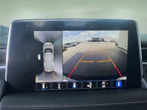 Used 2022 GMC Yukon AT4 w/ AT4 Premium Package image 35